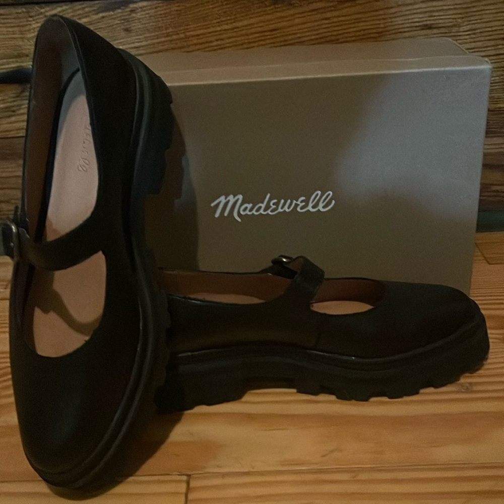 Beautiful Madewell Lug Sole MaryJanes. Never worn.  New in box.